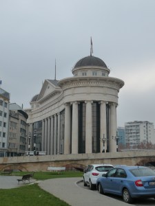 Many columns, little in between