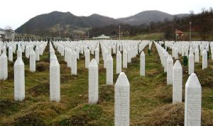1280px-Srebrenica_massacre_memorial_gravestones_2009_1